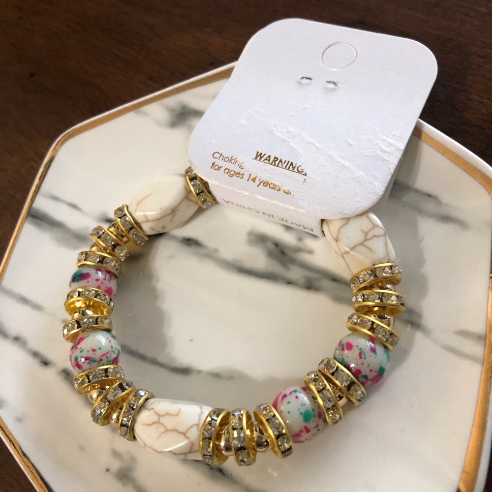 Cream Gemstone Stretch Bracelet - Picture 2 of 3